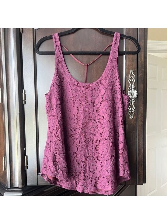 Tops - NWT Chaser Vintage Lace T-Strap Back Tank Top, Fig, Medium